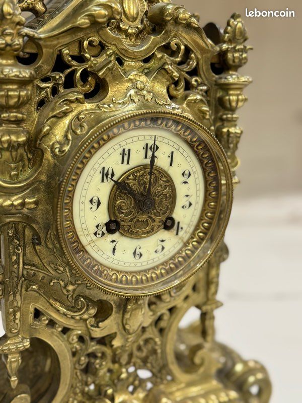 Pendule XIXe en bronze doré – Napoléon III (image 2)