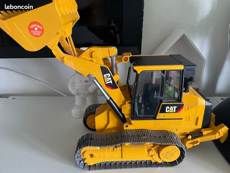 Grue caterpillar (image 1)