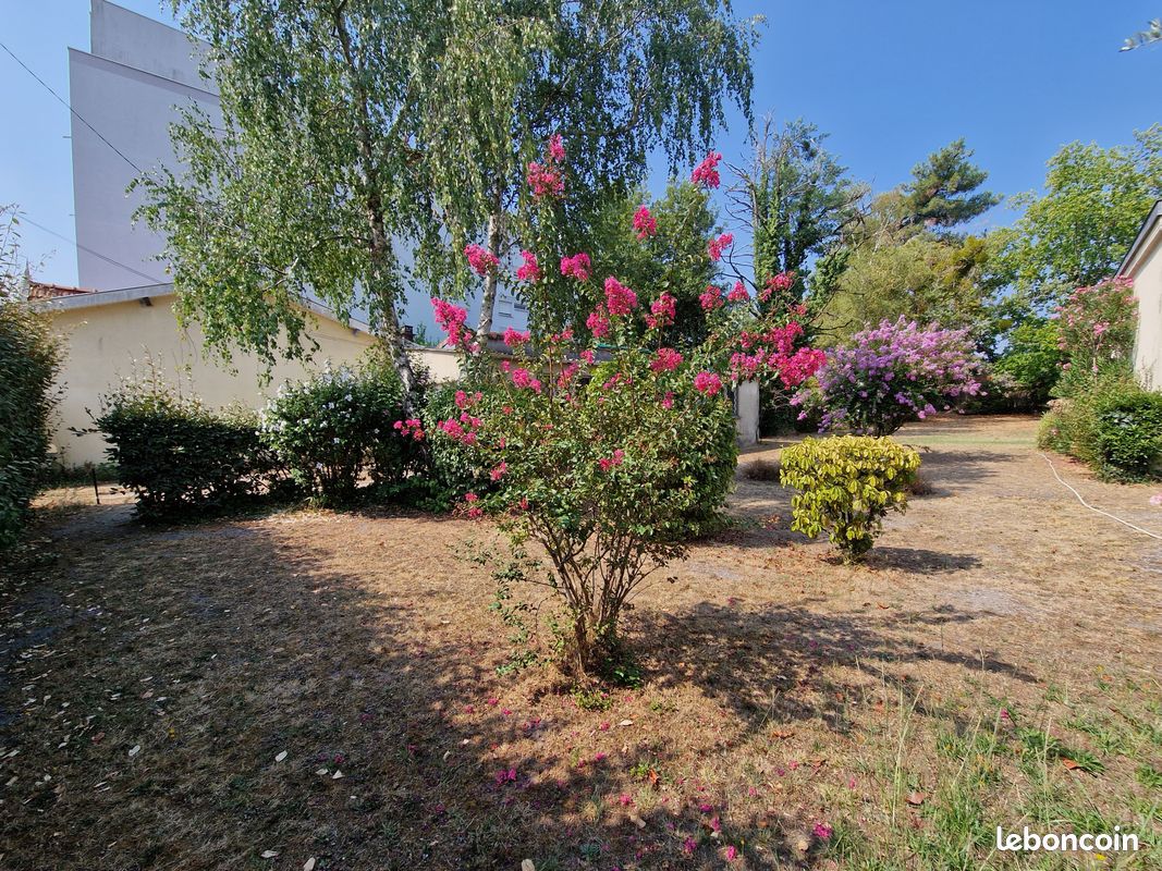 Terrain 305 m² · à Bordeaux · 305 m² · 380 000 €