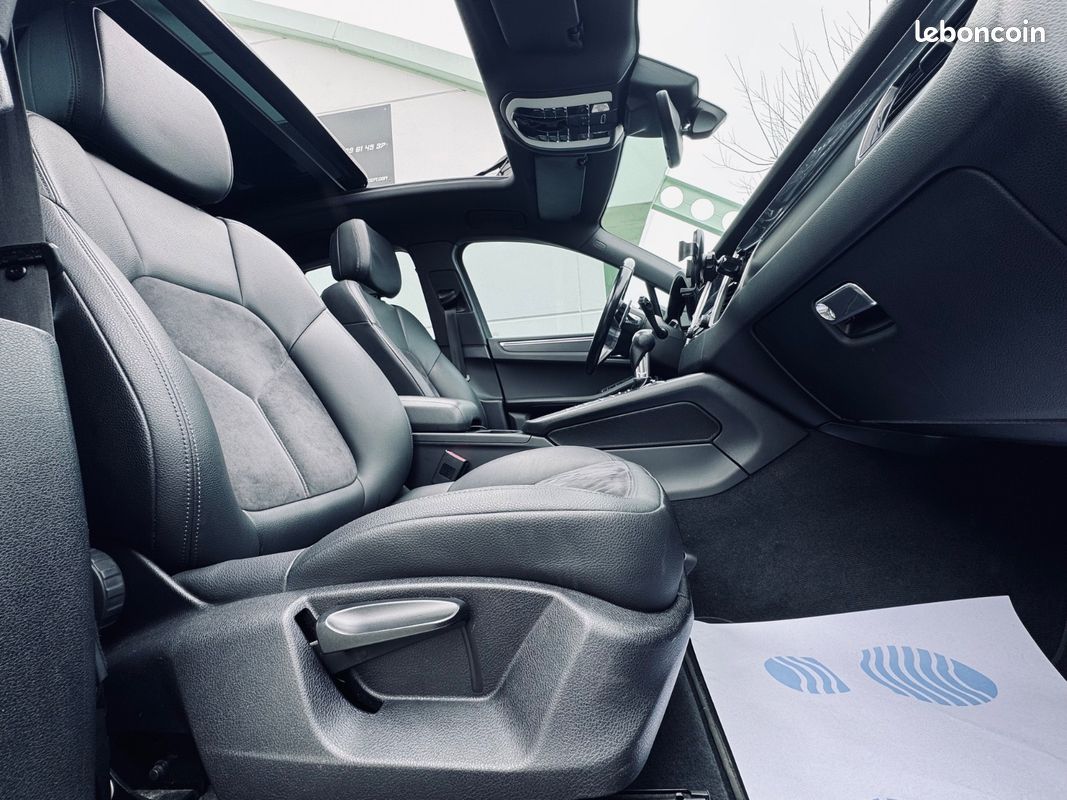 Porsche Macan 2.0L 252CH PDK + TOIT OUVRANT + SUIVI PORSCHE + SIEGES CHAUFFANTS/ELEC + CAMERA DE RECUL + GARANTIE 12 MOIS (image 14)