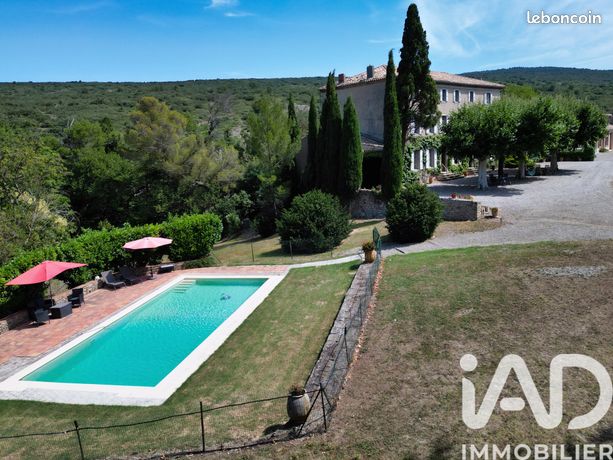 Propriété 30 pièces 845 m²