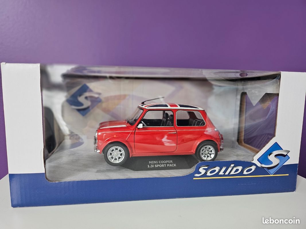 Miniature Solido 1/18 - Mini Cooper Rouge - Modèle D'exposition Sans Boîte
