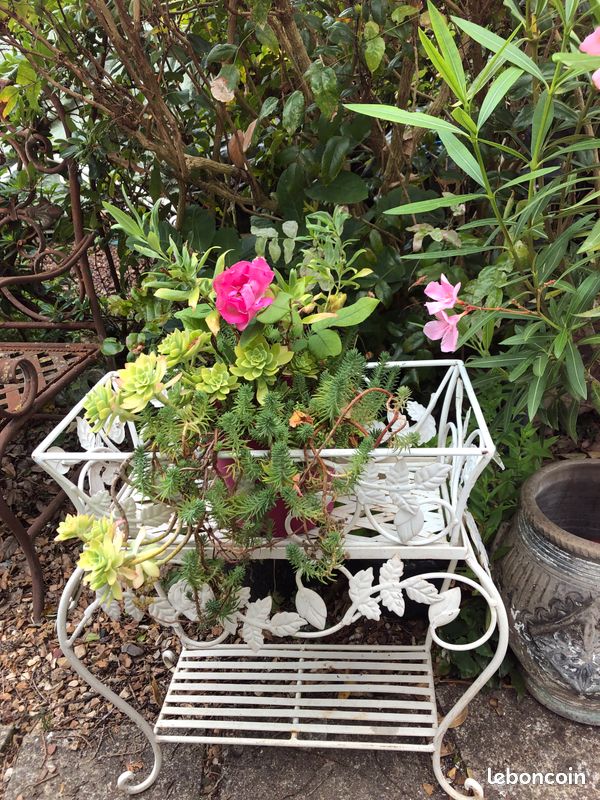 Jolie jardinière / porte pot de fleurs en fer forgé avec support (image 3)
