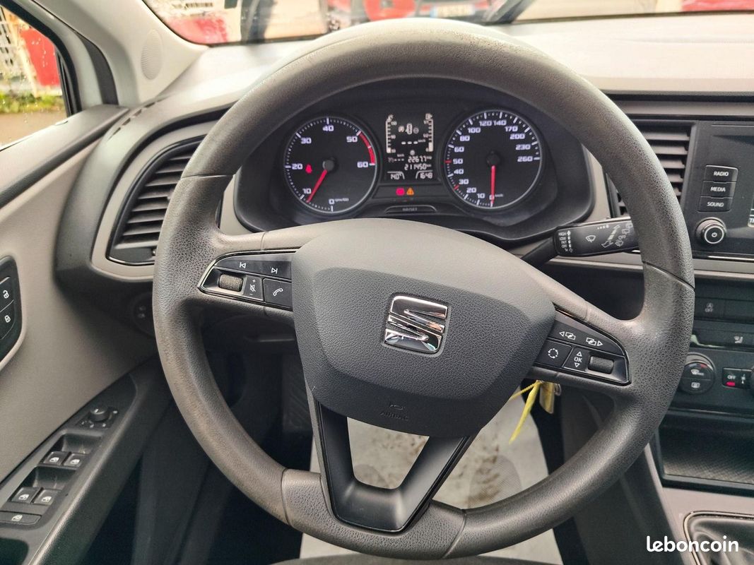 Seat LEON 1.6 TDI 105CH FAP REFERENCE START&STOP (image 8)