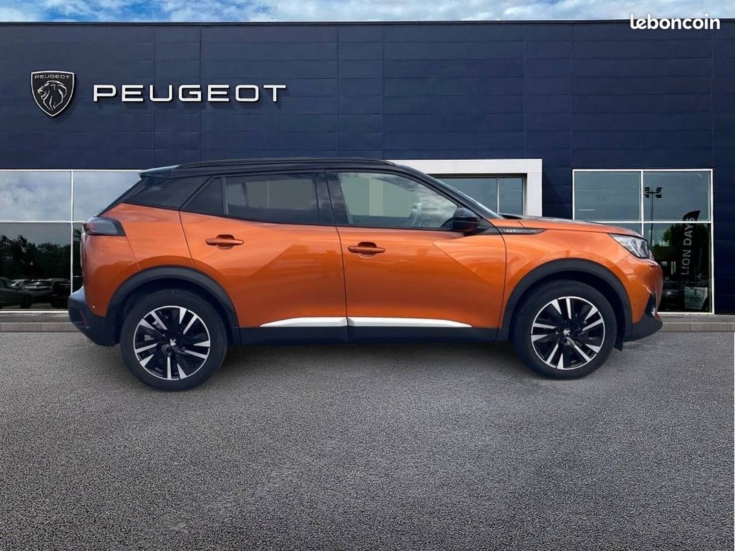 PEUGEOT 2008 PureTech 130 S&S EAT8 GT Pack (image 4)