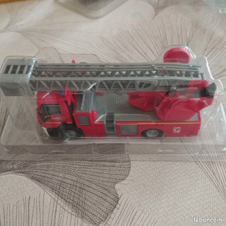 Jouet Ancien : Camion De Pompier Grande échelle - Made In China - Occasion