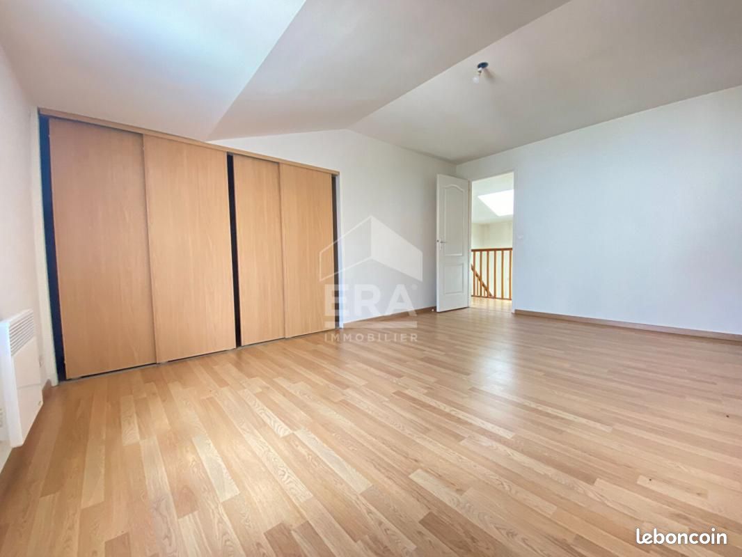Maison de ville 5 pièces 124 m² - Breuillet 17920 (image principale 4)