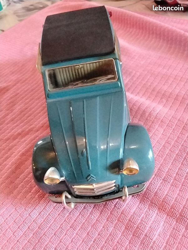Voiture miniature (image 2)