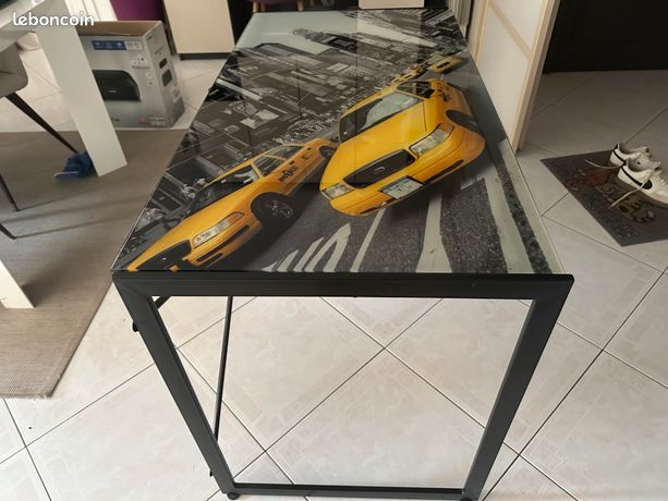 Bureau Verre Et Métal – Thème New York – Gris – Dimensions 115x60x75 Cm – Occasion