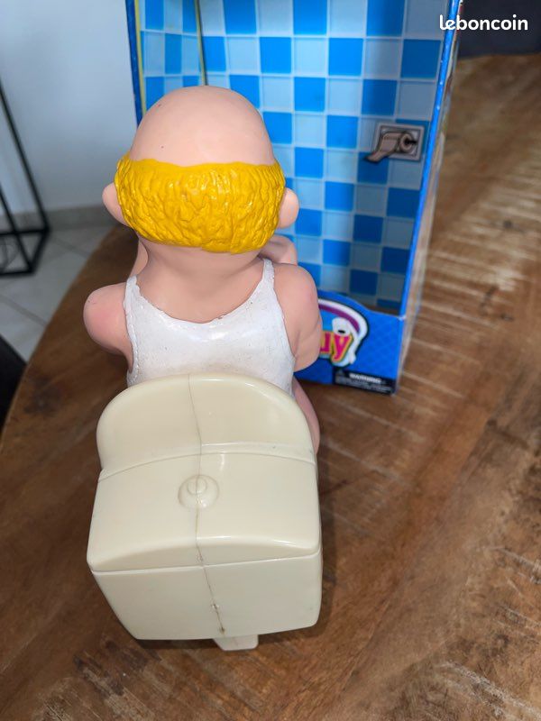 Vends figurine humoristique interactive "The Funny Toilet Guy" (image 8)