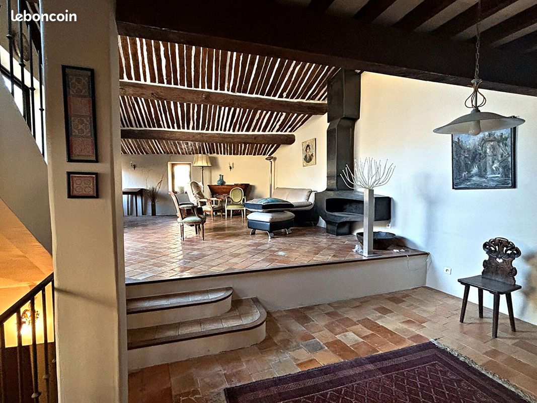 Maison 9 pièces 320 m² · à Lambesc · 320 m² · 699 000 €