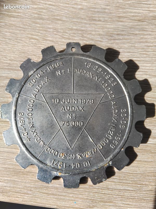 Magnifique grande Médaille sport cyclisme marche les Audax français EurauDax VAL D’OISE 95 aigle 100 km vintage rétro ancien années 80 1980s (image 4)