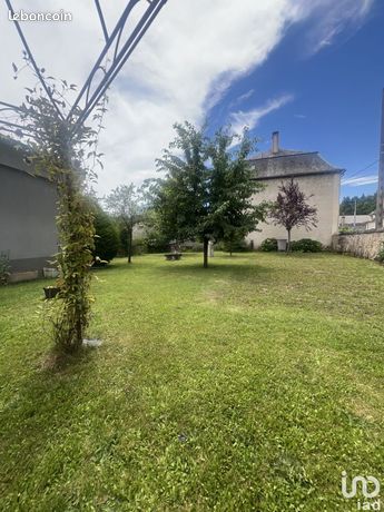 Maison 16 pièces 317 m²