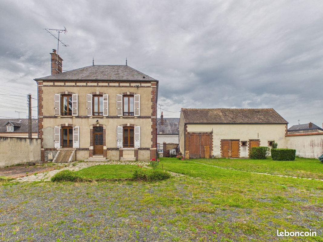 Maison 6 pièces 150 m² · à Courtenay · 150 m² · 180 000 €