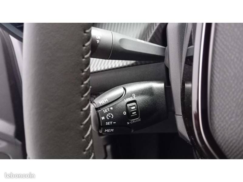 Peugeot 2008 Hybrid 110 e-DCS6 Allure (image 3)