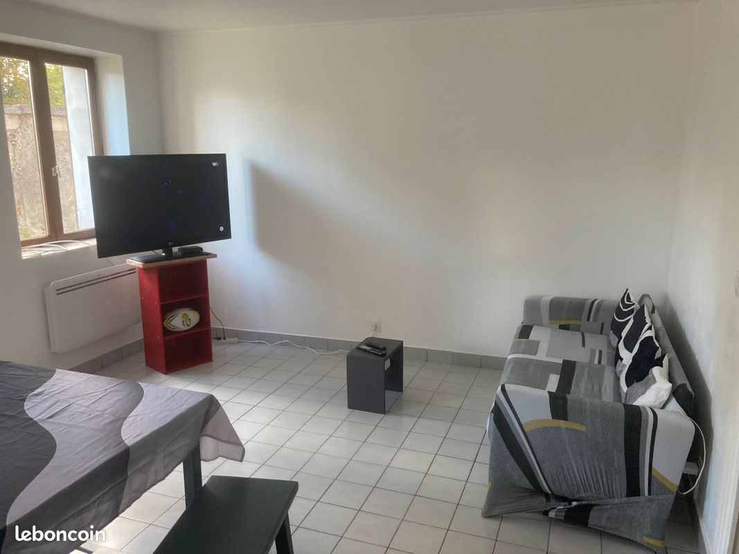 Appartement 3 pièces 53 m² · à Saint-Cyr-sur-Morin · 53 m² · 630 €