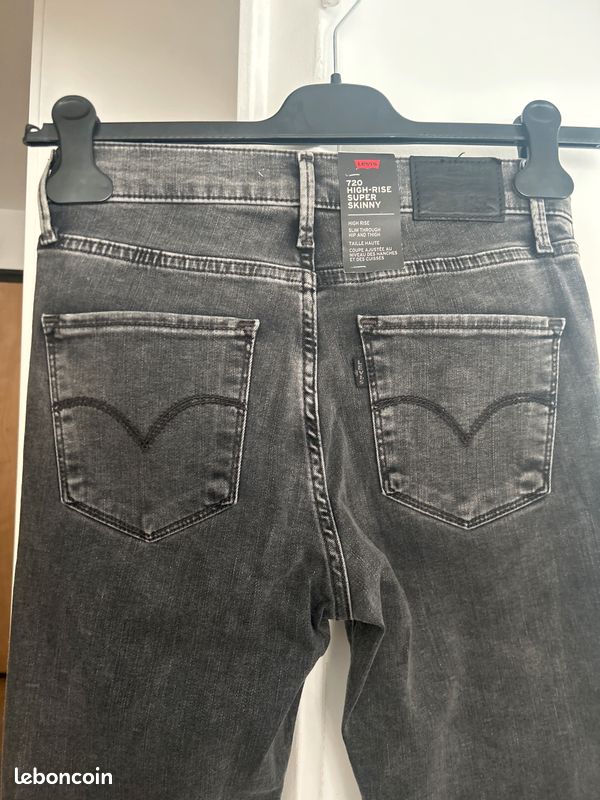 Jean Skinny LEVI’S 720 slim taille haute neuf 36 (image 4)
