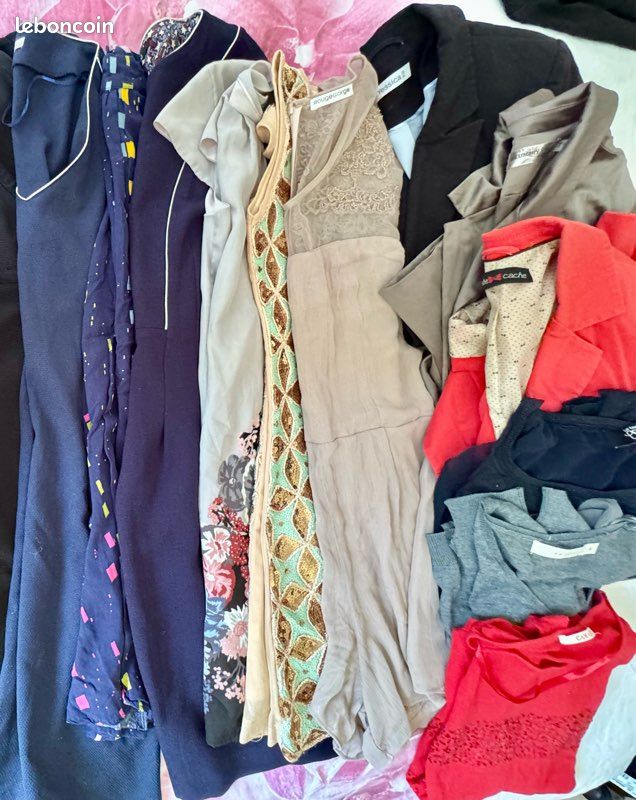 Lot hiver femme taille S – 20 pièces robes pantalons vestes pulls (image 3)