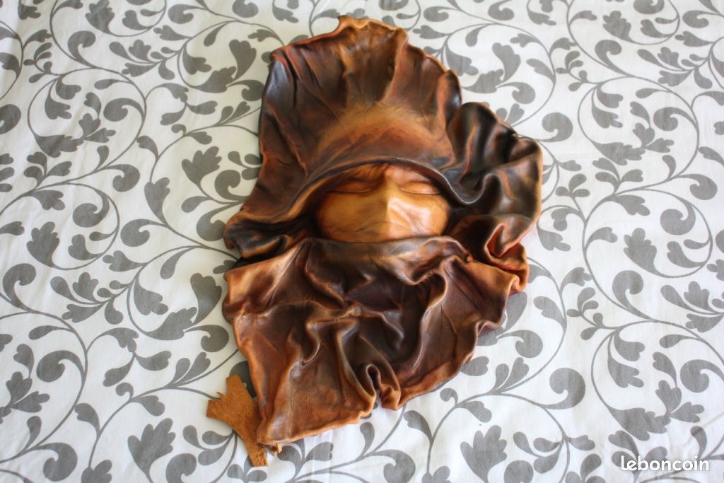 Masque en cuir (image 1)