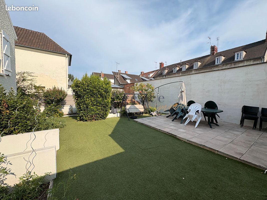 Maison 10 pièces 185 m² · à Chantilly · 185 m² · 787 000 €