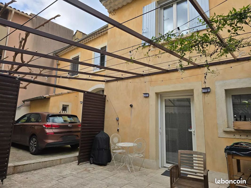 Maison 5 pièces 130 m² · à Saint-Saturnin-lès-Avignon · 129,7 m² · 299 000 €