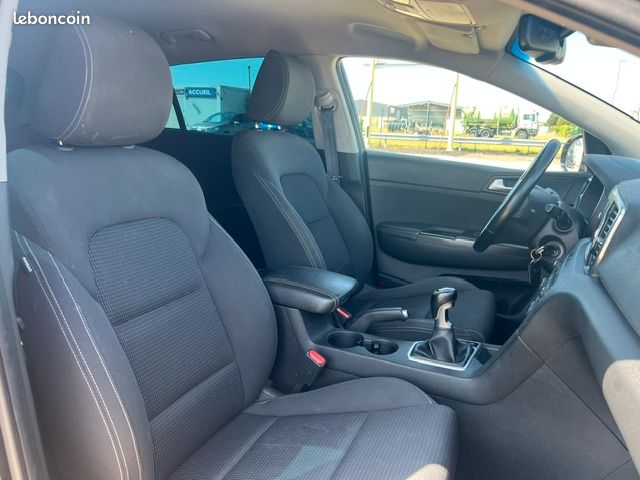 KIA Sportage III 1.7 CRDI 115 ACTIVE 2WD Année 2016, Kilométrage 172 000 km, Boîte de vitesse Manuelle : Bv6, Énergie : Diesel, Bon état général, Révisé, Prêt à partir au prix de 9 990 Beau SUV (image 14)