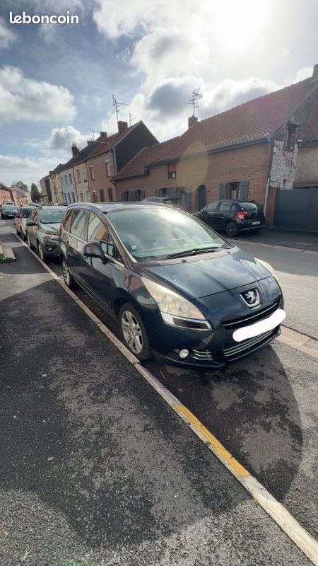 Vend ou échange Peugeot 5008 (image 1)