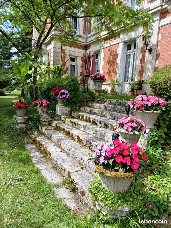 Grand Gîte avec piscine chauffée et couverte privée (Domaine de Champ rose) (image 4)