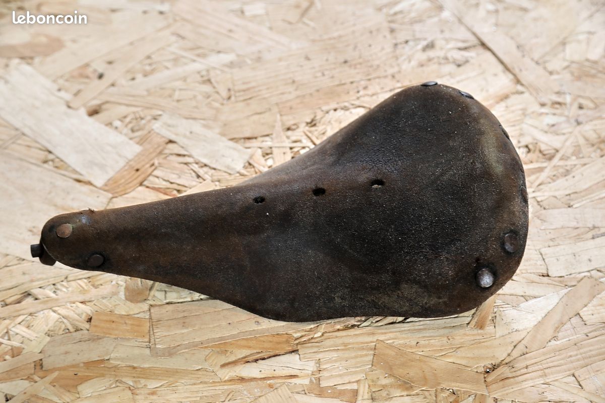 Vidéo] Brooks ou les coulisses de fabrication d'une selle de vélo en cuir