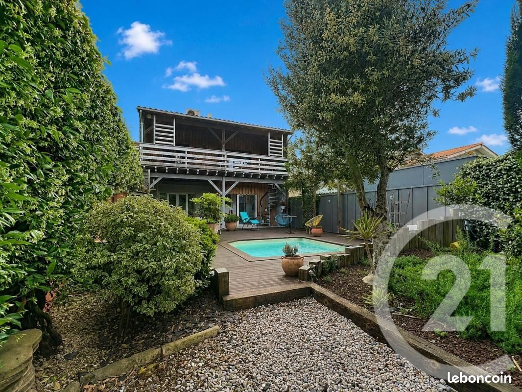 Maison 6 pièces 130 m² · à Mérignac · 130 m² · 469 000 €