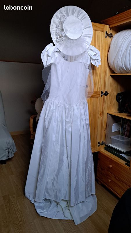 Robe de mariage / théâtre (image 3)