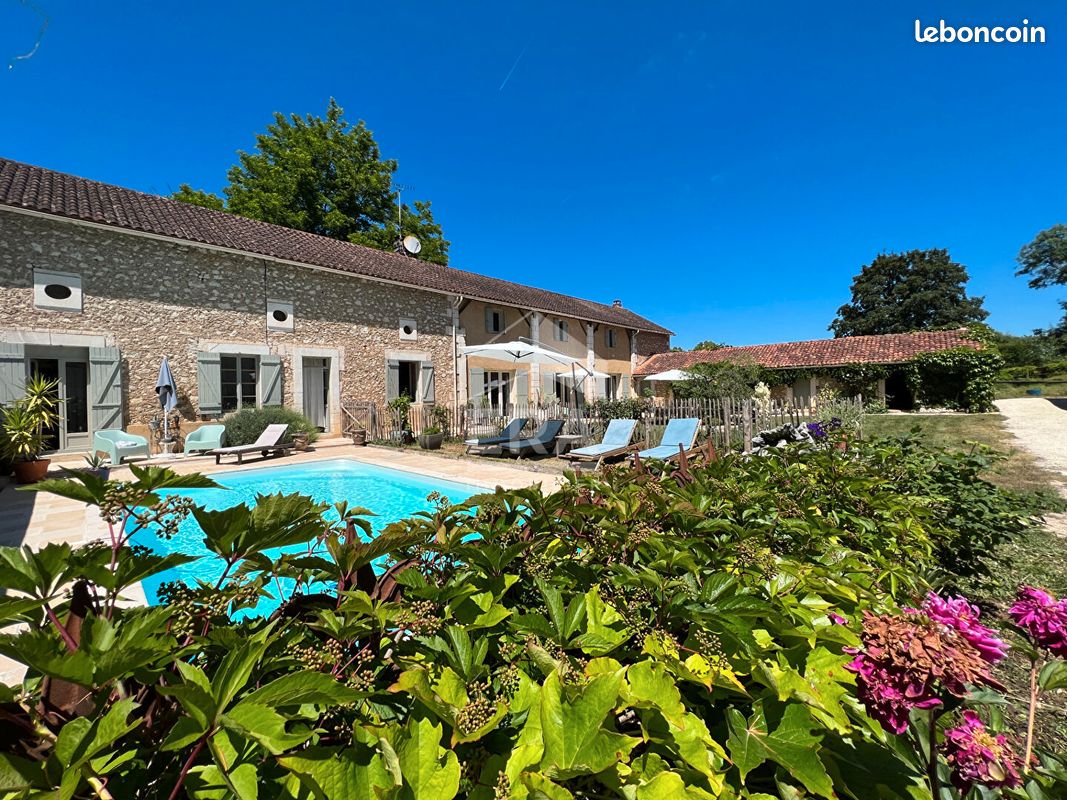 Propriété 10 pièces 288 m² - Périgueux 24000 (image principale 0)