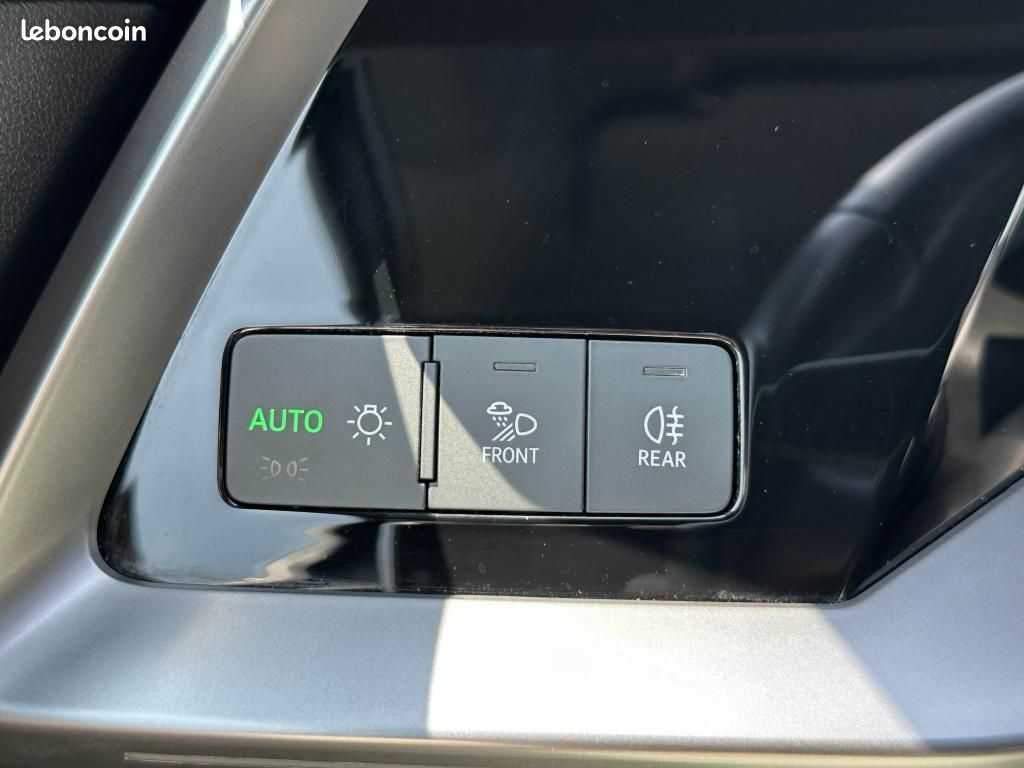 AUDI A3 Sportback 2.0 35 TDI 150 S-Tronic 7 Design luxe (image 11)