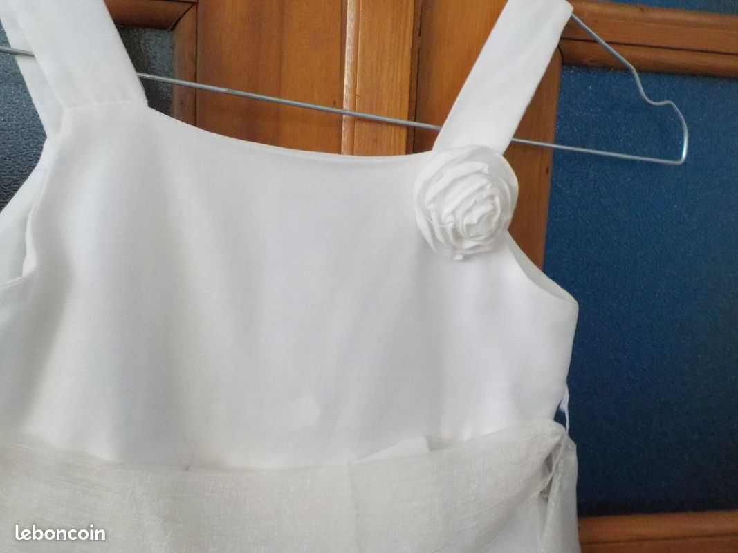 Superbe robe blanche à bretelles pour cérémonie marque JODHPUR taille 5 ans impeccable et boléro rose 5 ans l'ensemble 10 Euros ou séparé (image 1)