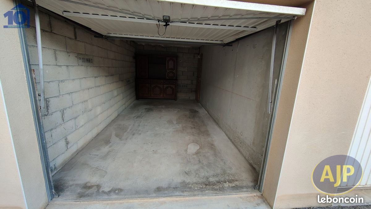 Parking 12 m² · à Saint-Nazaire · 12 m² · 90 €/mois