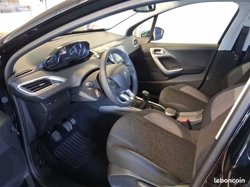 Peugeot 2008 1.2 82cv STYLE (image 9)