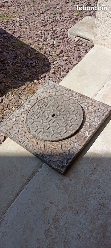 Regard plaque (image 1)