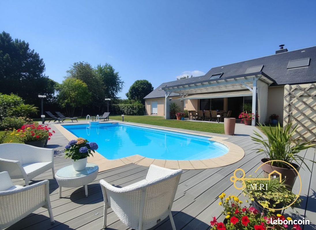 Maison 9 pièces 268 m² · à Cerisé · 268 m² · 597 000 €
