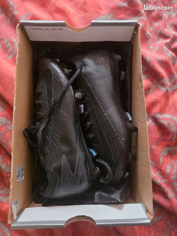Chaussures de foot nike (image 1)