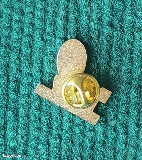 PIN’S EDF EDF Île De La Martinique Antilles Océan Signé Arthus Bertrand