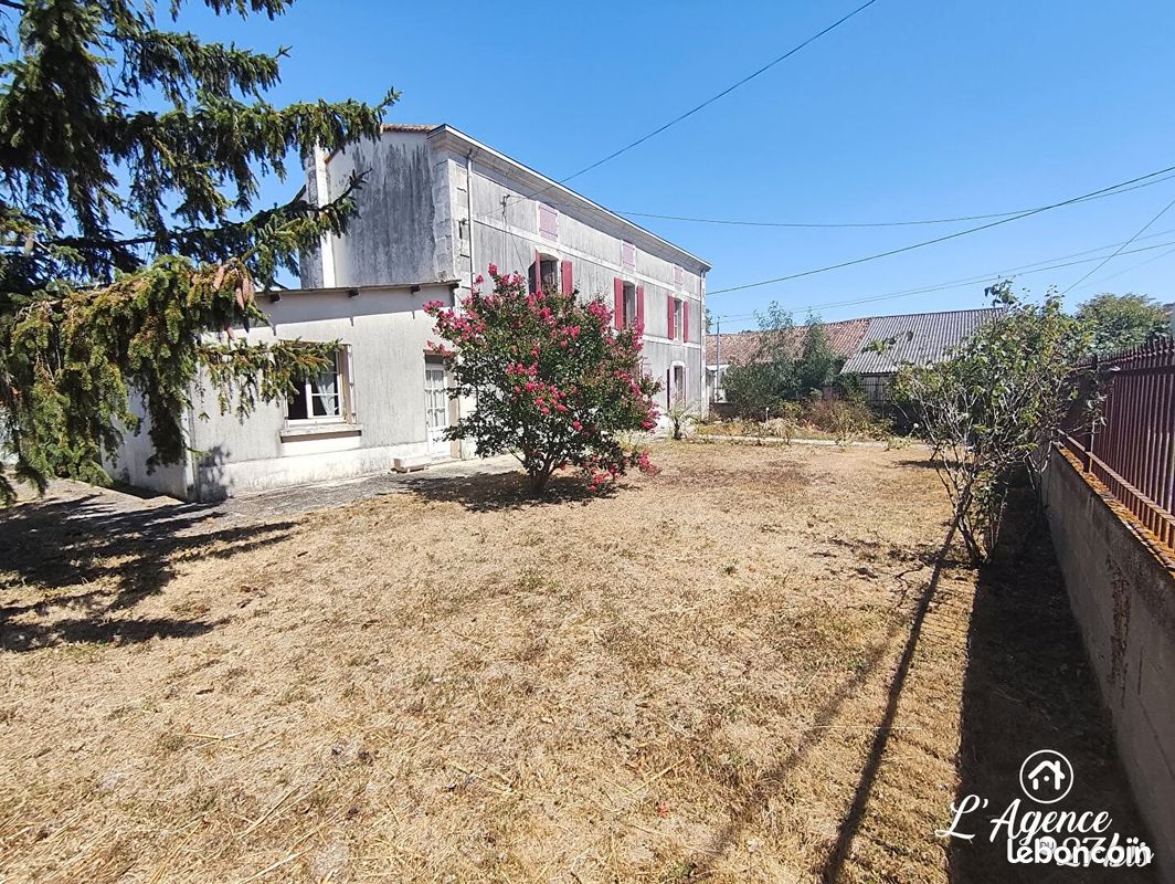 Maison 6 pièces 149 m² · à Juscorps · 149 m² · 118 000 €