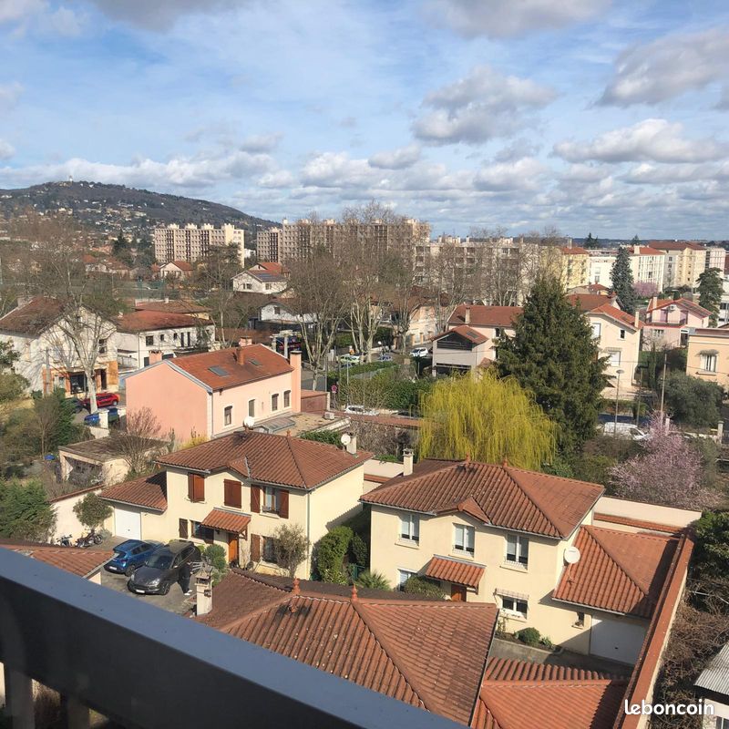Appartement 2 pièces 47 m² · à Caluire-Et-Cuire · 47 m² · 990 €/mois