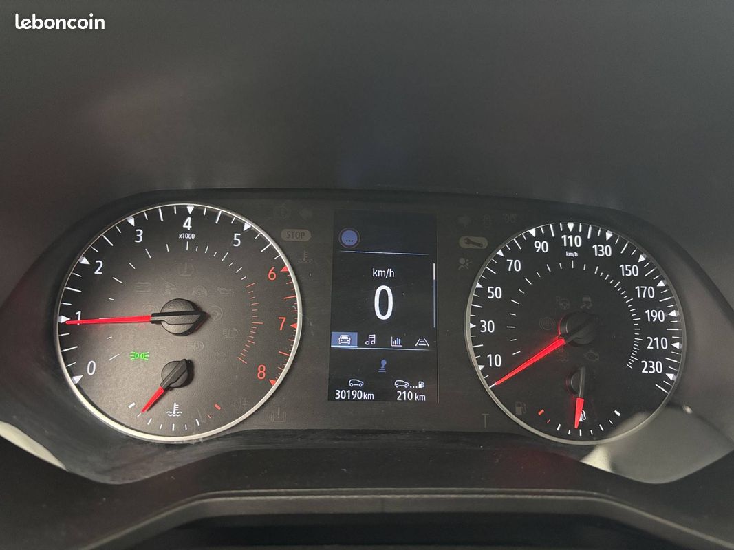 RENAULT Clio TCe 90 Equilibre (image 17)