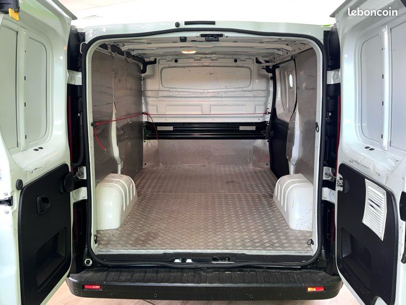 Renault TRAFIC III 1.6 DCI 120 CONFORT L1H1 - TVA RÉCUPÉRABLE (image 3)