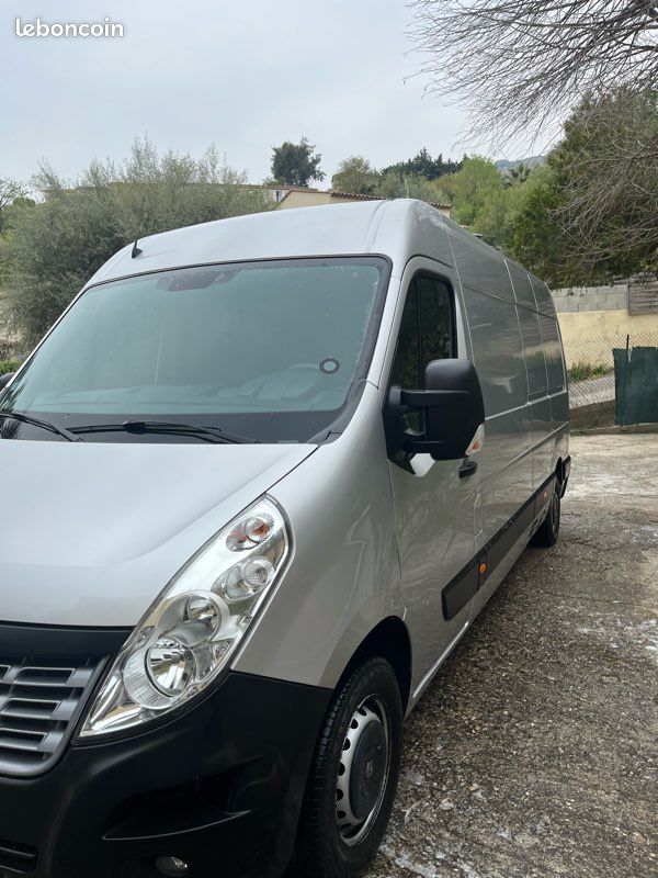 Fourgon Renault Master (image 1)