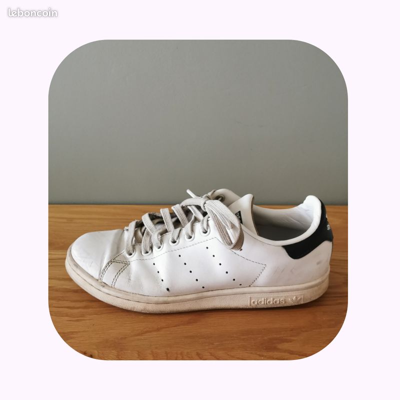 Une paire de baskets blanches, Stan Smith (image 9)