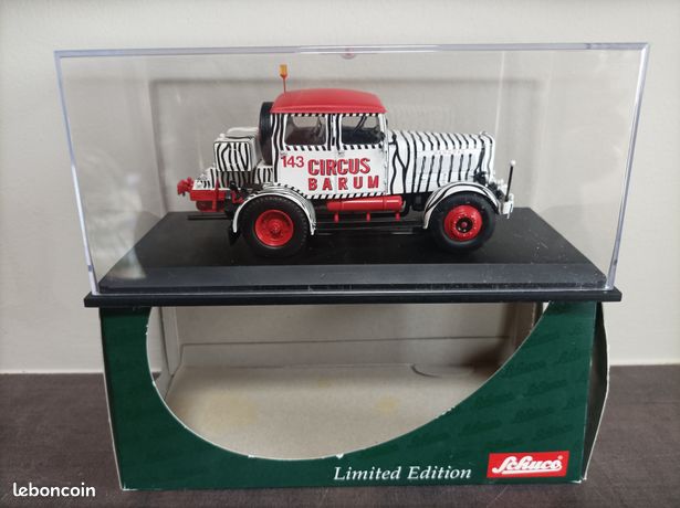LE1051 SCHUCO 02982 1/43 1:43 Hanomag ST100 remorque Mack KRONE cirque 32 cm