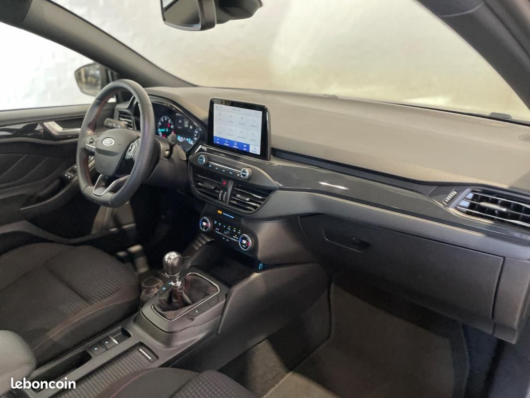 Ford Focus 1.0 EcoBoost 125 S&S ST Line (image 11)