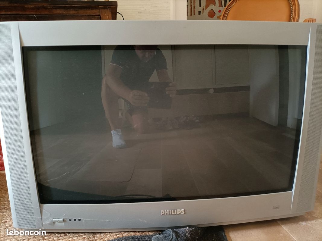 Tv philips vintage grand ecran tbe faire offre (image 2)