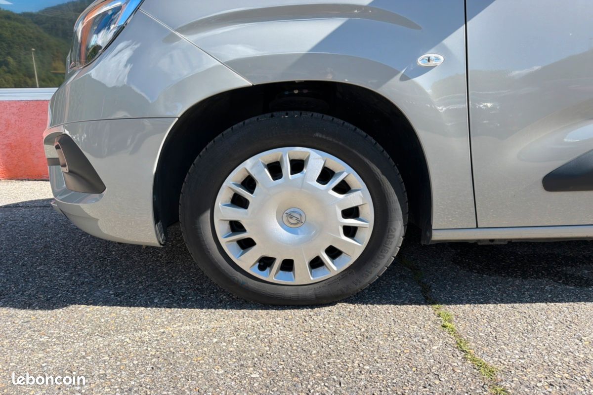 Opel Combo LIFE 1.5 D 100 ENJOY (image 17)
